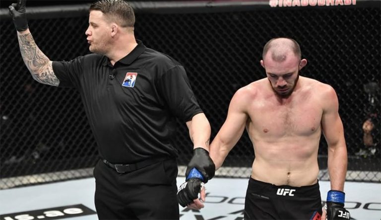 Роман Богатов уволен из UFC