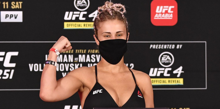 Снимающаяся обнаженной в инстаграме красотка провела последний бой в UFC