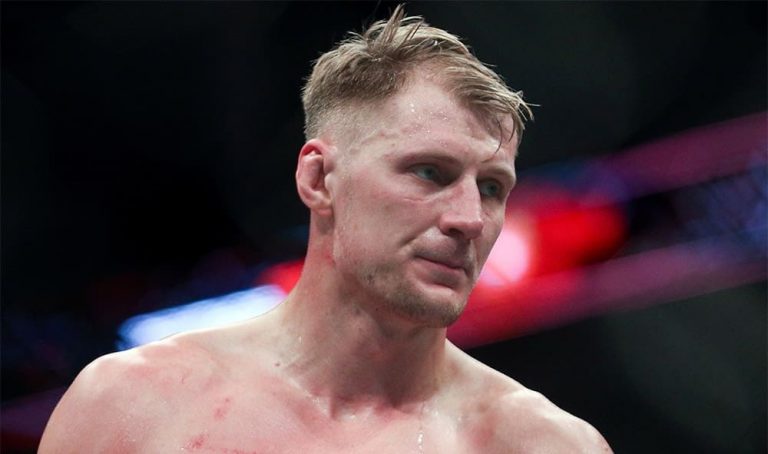 Александр Волков потерял позиции в рейтинге UFC