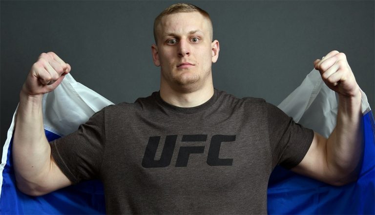 Сергею Павловичу назначен бой в UFC