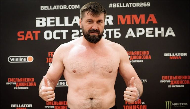 Виталий Минаков сенсационно проиграл на турнире Bellator 269 в Москве