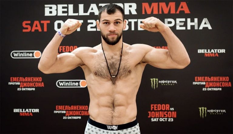 Анатолий Токов одержал тяжелую победу на турнире Bellator 269 в Москве