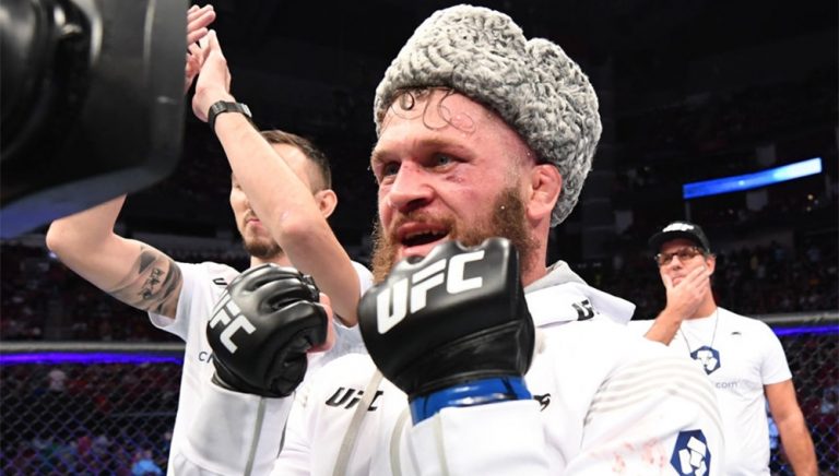 Рафаэль Физиев бросил вызов бывшему чемпиону UFC