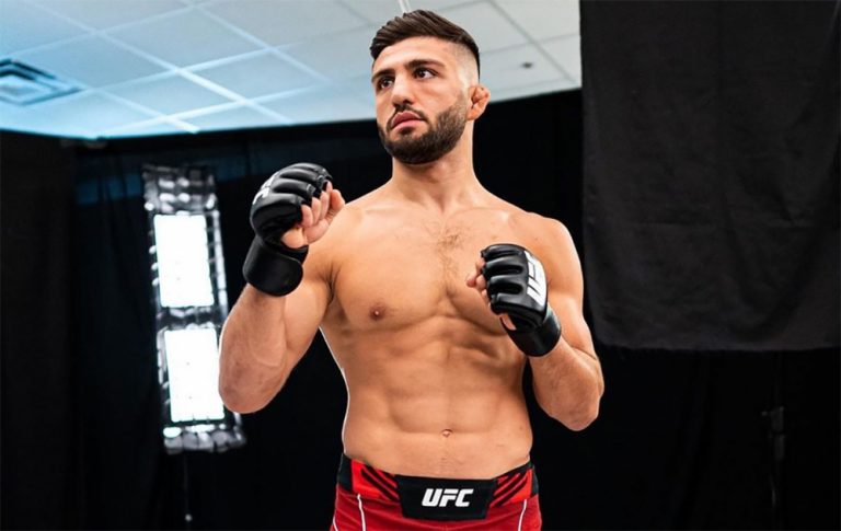 Арман Царукян подписал новый контракт с UFC