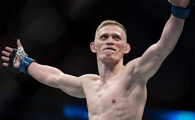 Российский боец UFC объявил о завершении карьеры