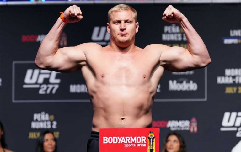 Россиянин Сергей Павлович возмущен своим образом в игре UFC