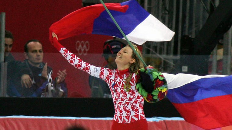 Призы вручает олимпийская чемпионка