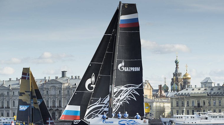 Alinghi увезла победу из Петербурга