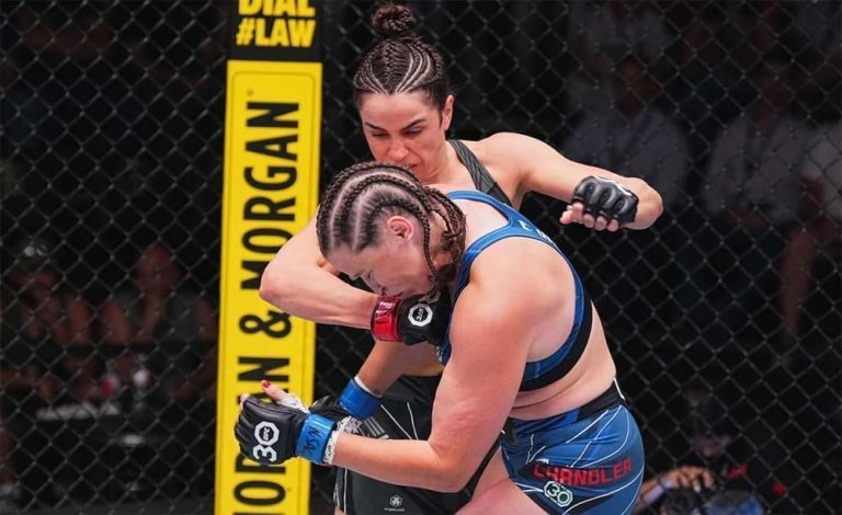 Не выключила утюг: фанаты UFC высмеяли убегающую девушку-бойца