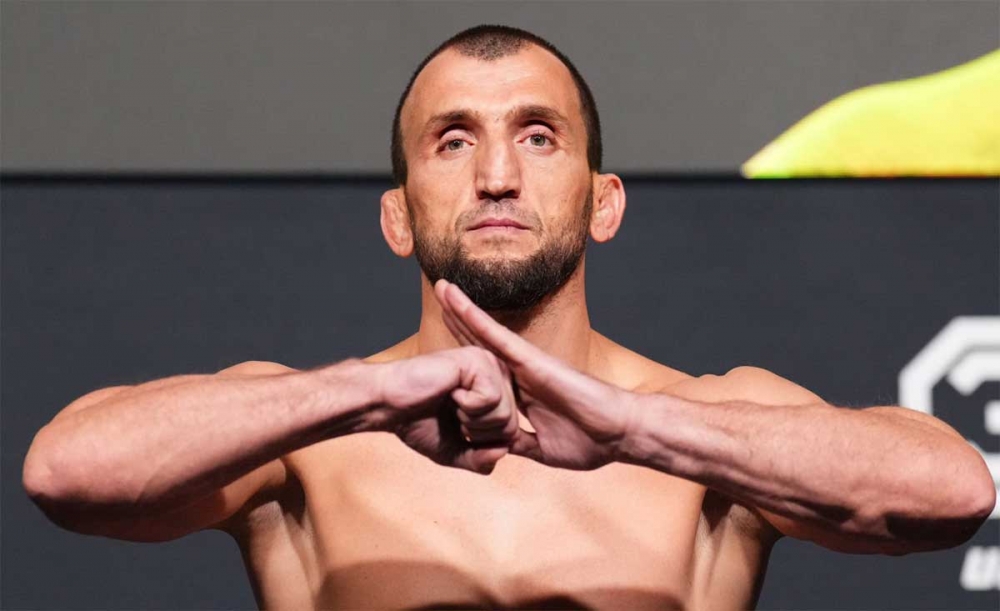 Россиянин Муслим Салихов проведет бой на турнире UFC 296