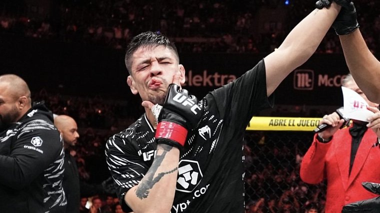 Бывший чемпион UFC Морено одержал победу над Эрцега