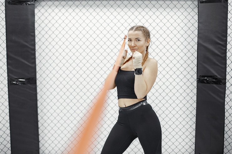 Железнякова победила Муллинс на турнире UFC в Баку