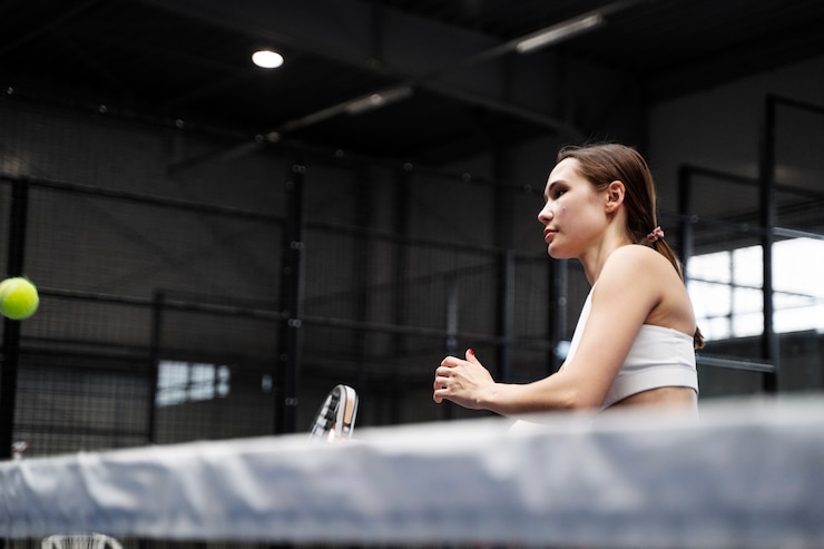 Теннисистка Анна Калинская победила Каролин Долхайд и вышла в следующий этап турнира WTA 500 во французском Страсбурге.