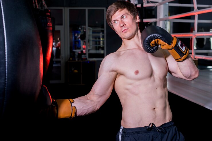 Алекс Волкановский анонсировал скорую новость о предстоящем бое